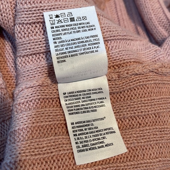 AMERICAN EAGLE cropped soft blush pink long sleeved sweater size small - Picture 8 of 8